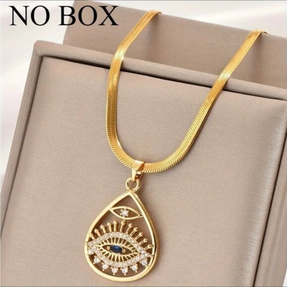 Gold VTG Elegant Gold Blue Evil Eye Rhinestone Chain Pendant Necklace - Picture 6 of 7